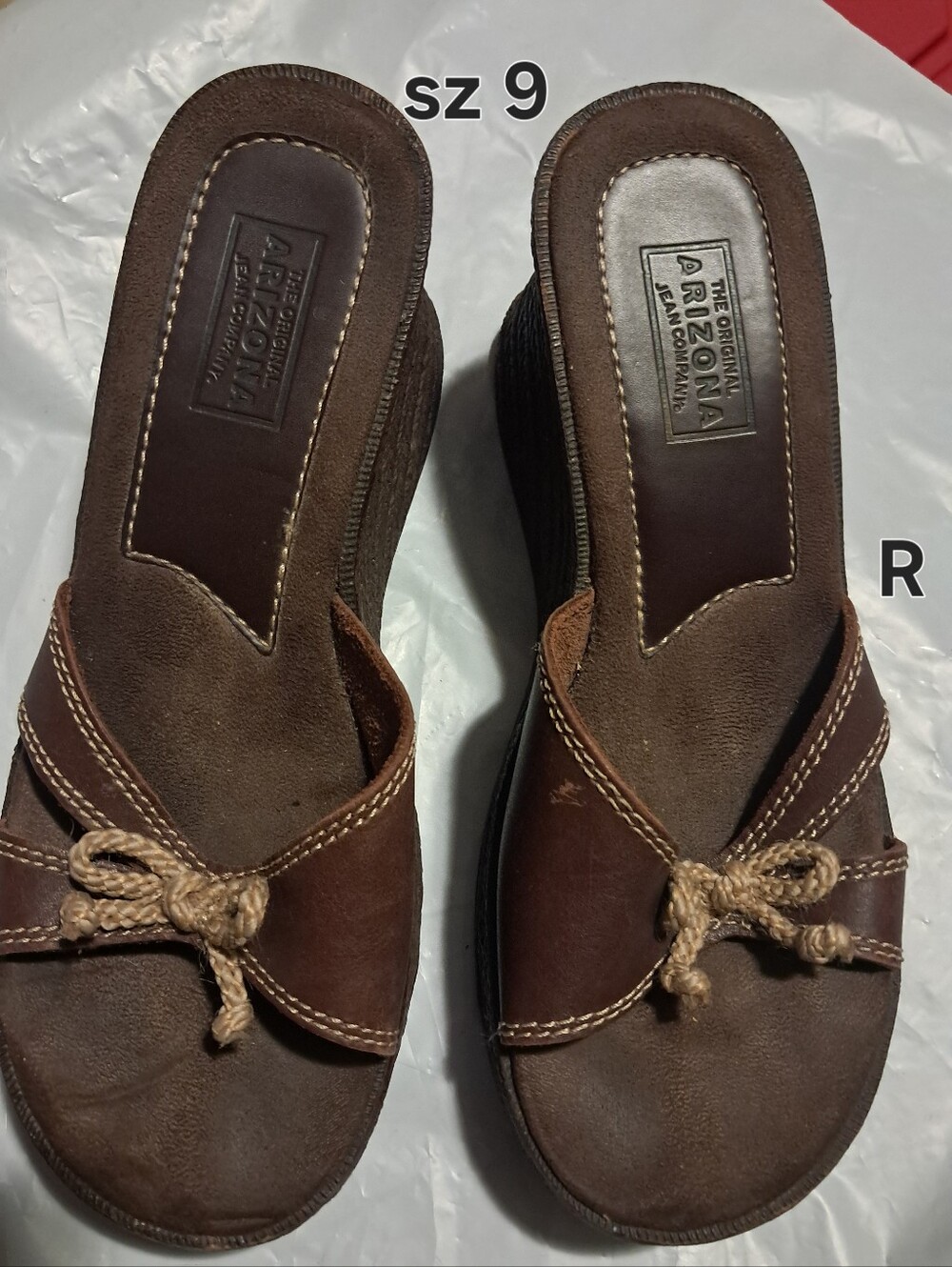 sz 8 Women's Arizona Jean Company Brown Leather Wedge Sandals with Rope Accent